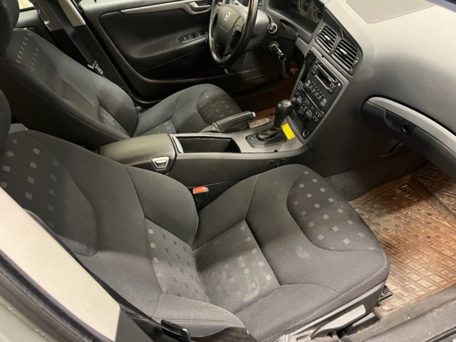 1143162-29 Volvo V70 D5 - 2007