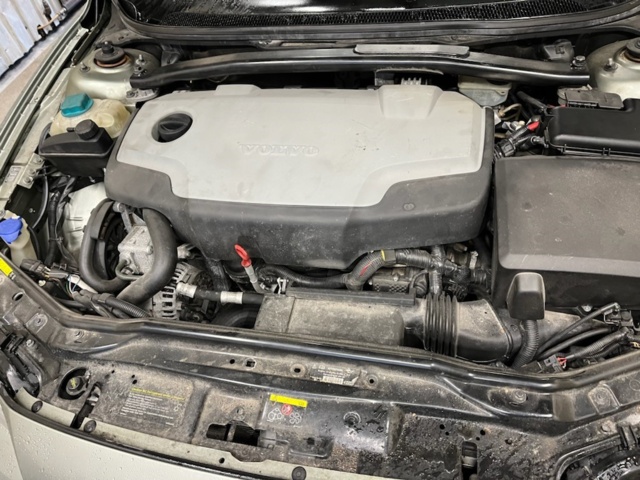 1143162-35 Volvo V70 D5 - 2007