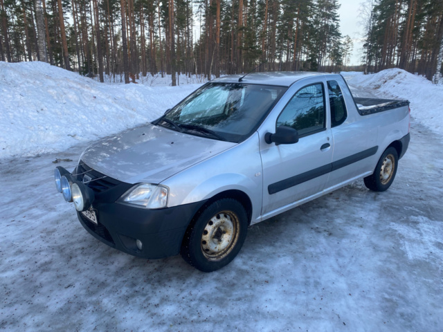 1143288-1 Dacia Logan Pick-Up -2010