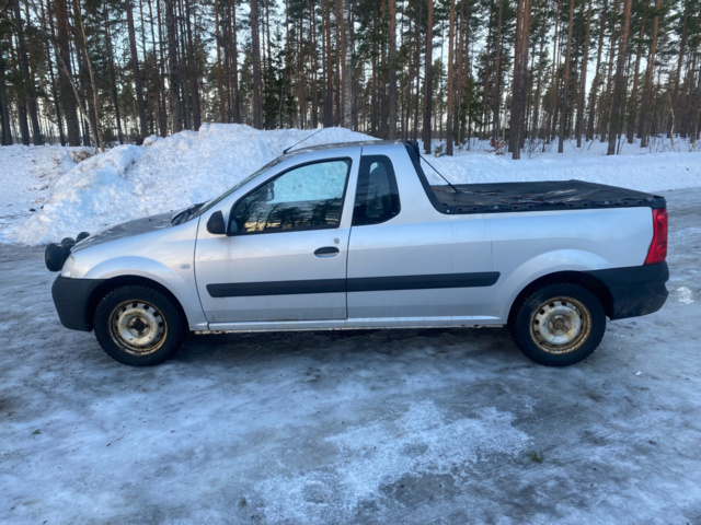 1143288-2 Dacia Logan Pick-Up -2010
