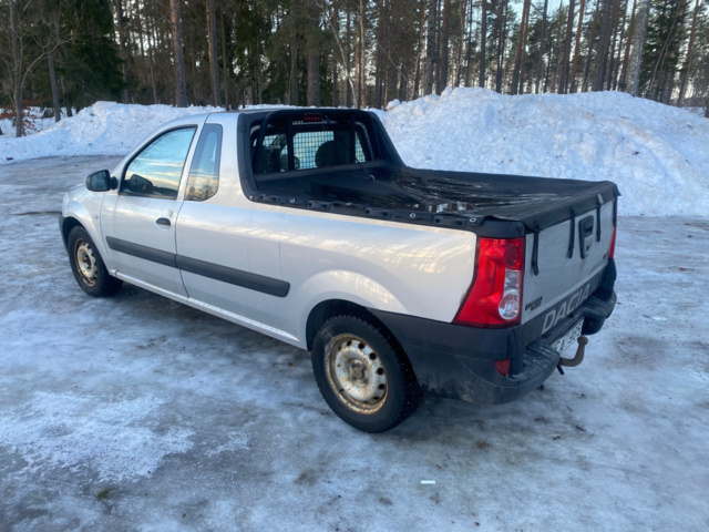 1143288-3 Dacia Logan Pick-Up -2010