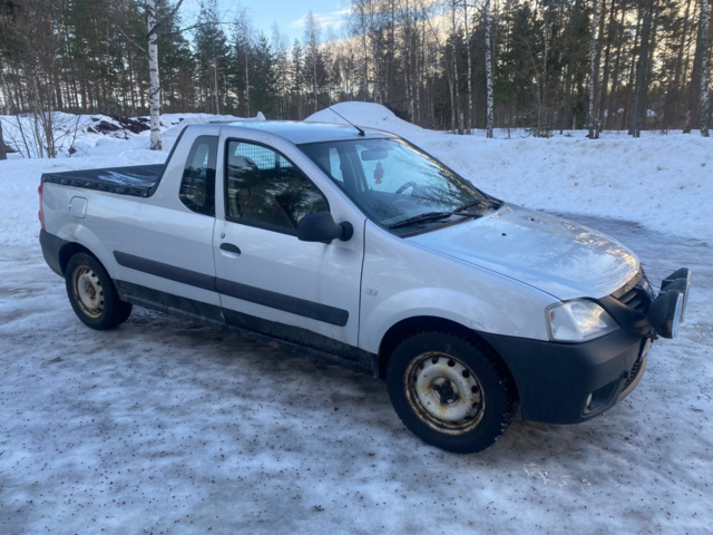 1143288-4 Dacia Logan Pick-Up -2010