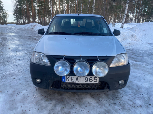 1143288-7 Dacia Logan Pick-Up -2010