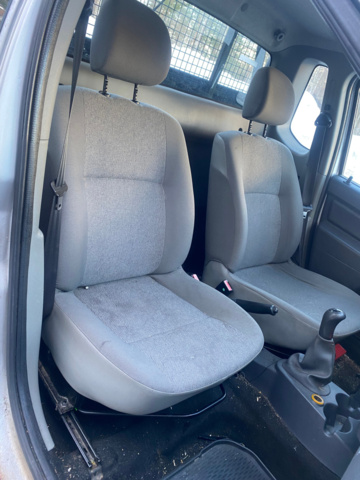 1143288-17 Dacia Logan Pick-Up -2010