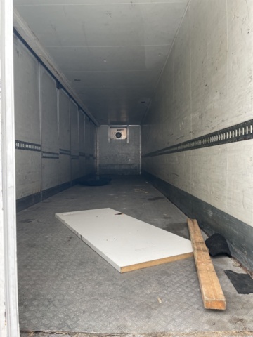 1110356-42 SCHMITZ SKO24/L1 3.5 Trailer with opening bar side