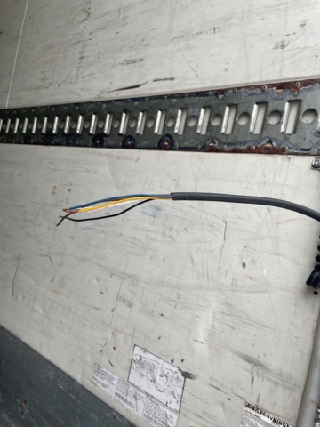 1110356-48 SCHMITZ SKO24/L1 3.5 Trailer with opening bar side