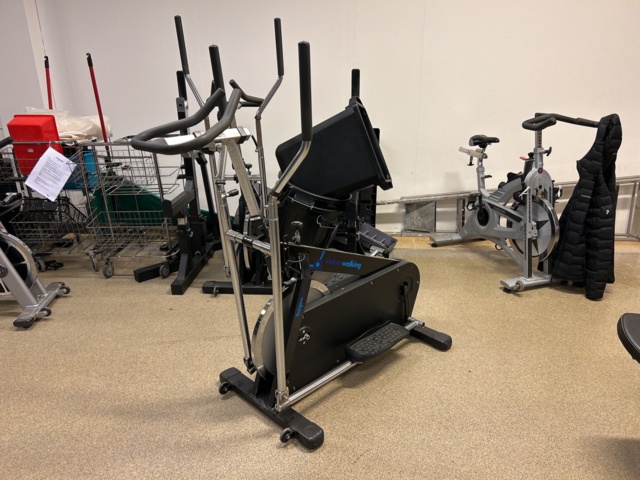 1143889-3 Crosstrainer Indoor Walking, 11 pieces