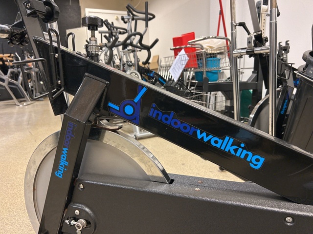 1143889-5 Crosstrainer Indoor Walking, 11 pieces