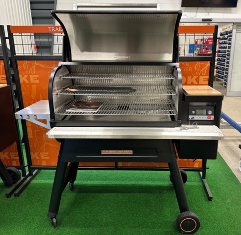 881156-3 Traeger Pellet grill Timberline 1300
