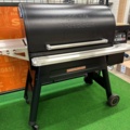 881156-1 Traeger Pellet grill Timberline 1300