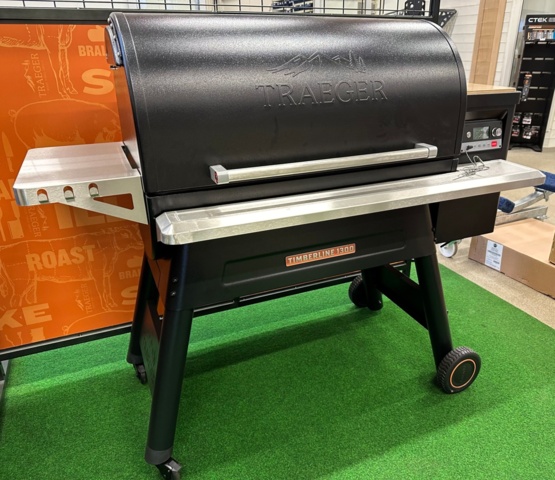 881156-1 Traeger Pellet grill Timberline 1300
