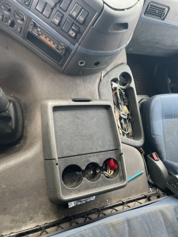 1110359-21 VOLVO FM 380 4X2 Tractor