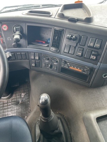1110359-16 VOLVO FM 380 4X2 Tractor
