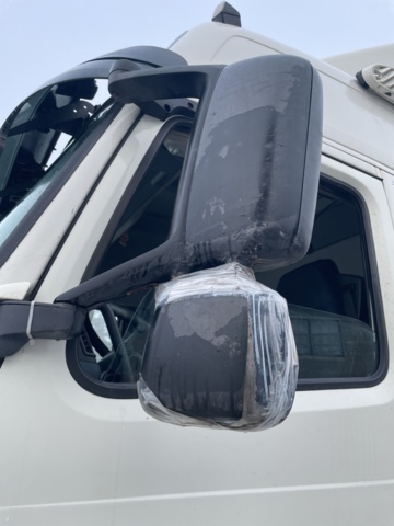 1110359-31 VOLVO FM 380 4X2 Tractor