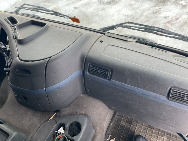 1110359-27 VOLVO FM 380 4X2 Tractor