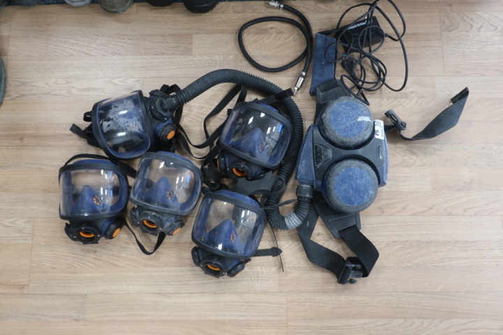 1030070-1 5 Sundströms fresh air masks SR200 and 1 fan SR500