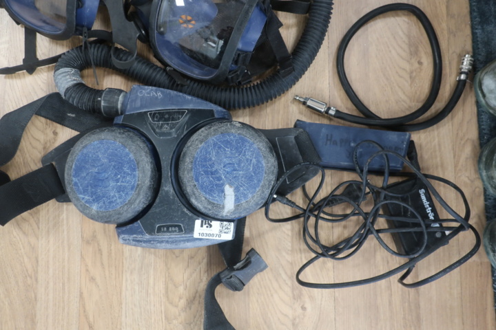 1030070-3 5 Sundströms fresh air masks SR200 and 1 fan SR500