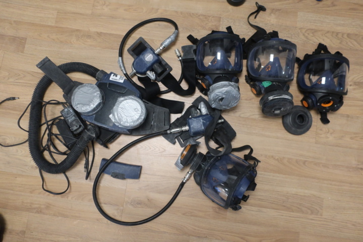 1030071-1 4 Sundström fresh air masks SR200 and 1 fan SR500