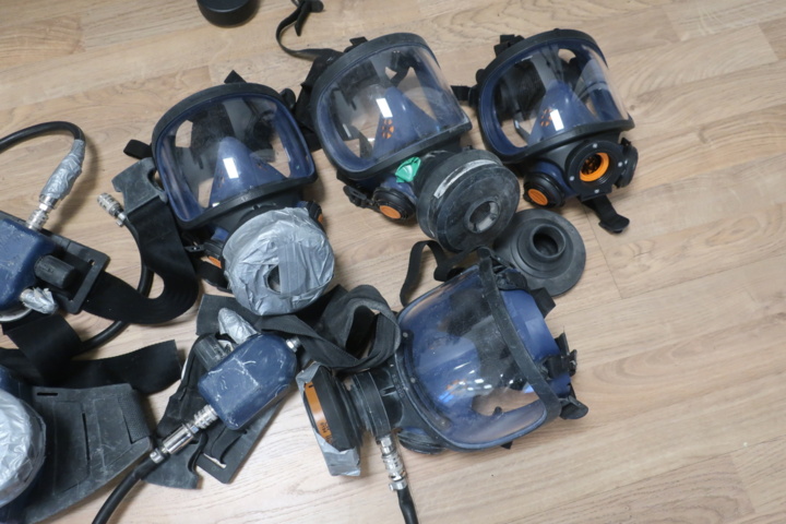 1030071-2 4 Sundström fresh air masks SR200 and 1 fan SR500