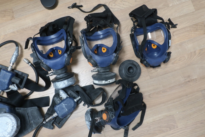 1030071-7 4 Sundström fresh air masks SR200 and 1 fan SR500