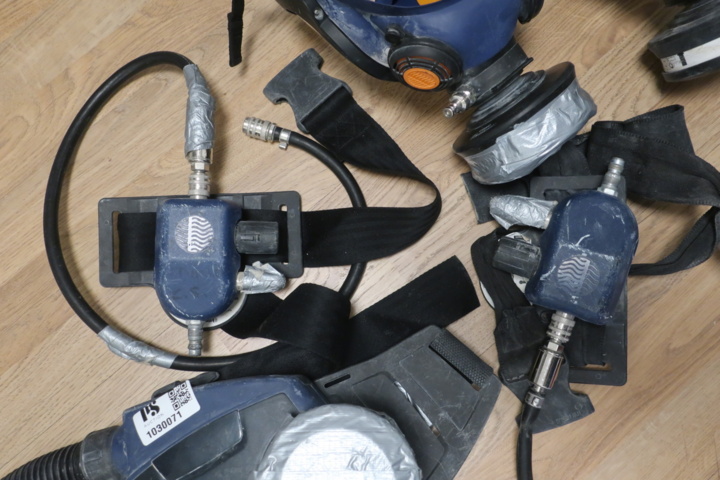 1030071-9 4 Sundström fresh air masks SR200 and 1 fan SR500