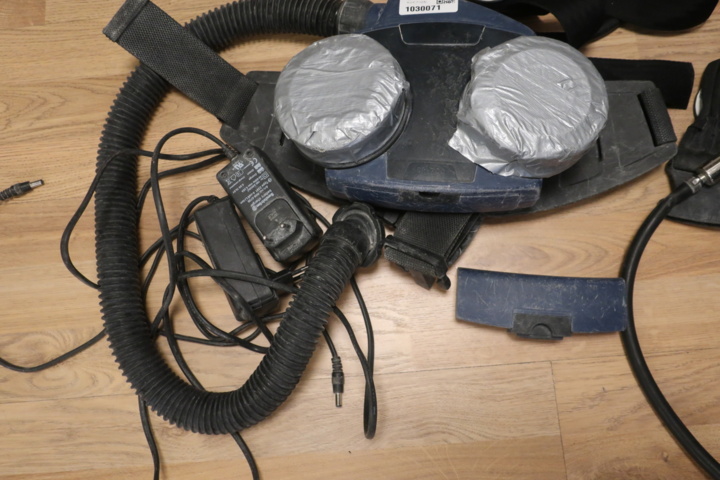 1030071-10 4 Sundström fresh air masks SR200 and 1 fan SR500