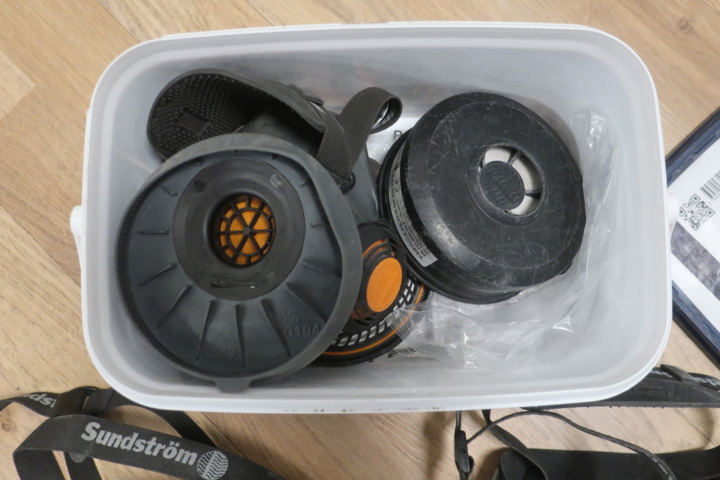 1030072-4 7 Sundström half masks SR100