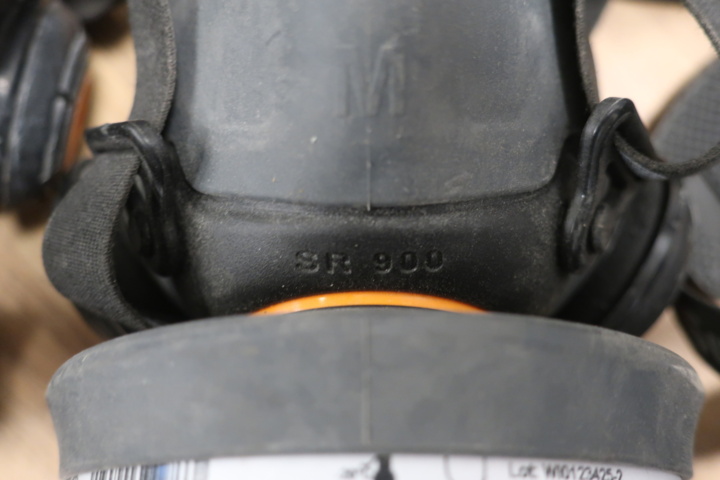 1030072-5 7 Sundström half masks SR100