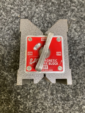1143113-2 Magnetic V-Block Eclipse