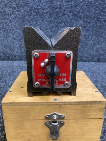 1143114-2 Magnetic V-Block Eclipse