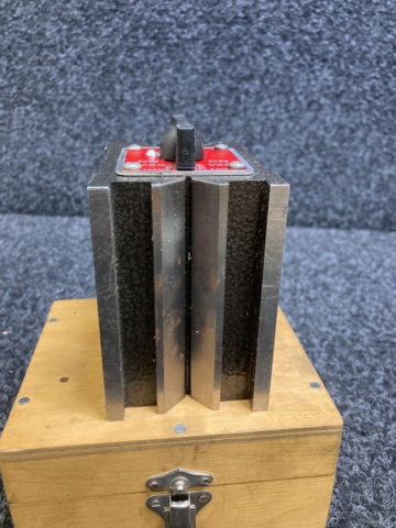 1143114-4 Magnetic V-Block Eclipse