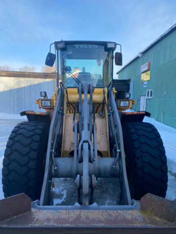 1143290-8 Volvo L70C -1998