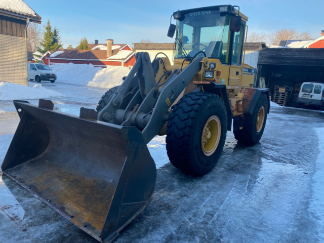 1143290-4 Volvo L70C -1998