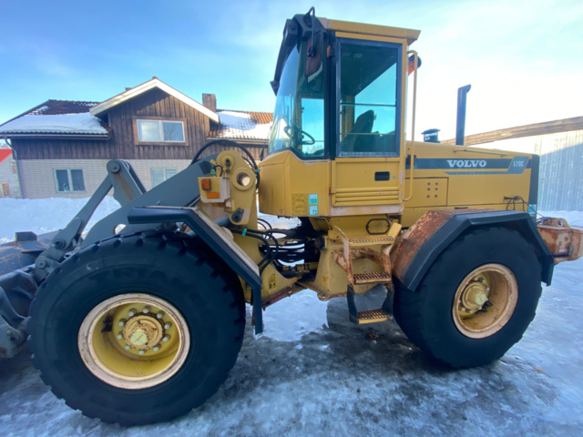 1143290-5 Volvo L70C -1998
