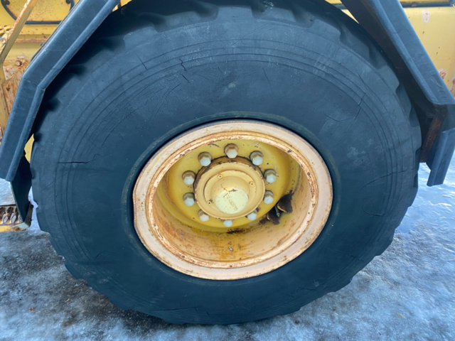 1143290-27 Volvo L70C -1998