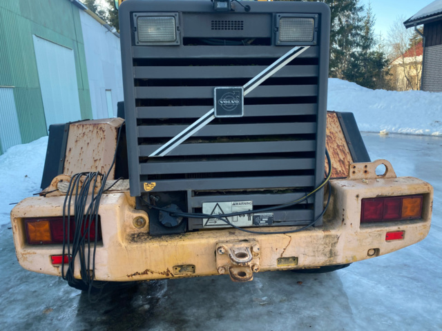 1143290-22 Volvo L70C -1998