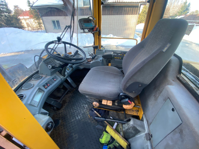 1143290-32 Volvo L70C -1998
