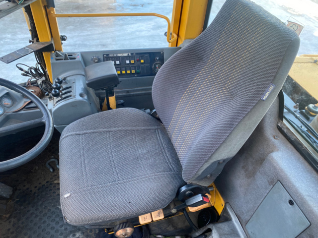 1143290-34 Volvo L70C -1998