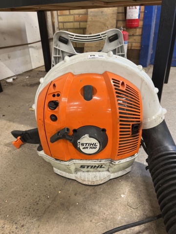 1146511-2 Leaf blower STIHL BR 700
