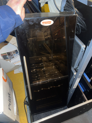 1051537-5 Mess box with various equipment