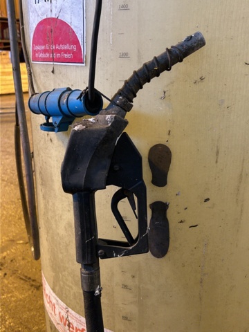 1143898-9 Diesel tank with pump 2350L