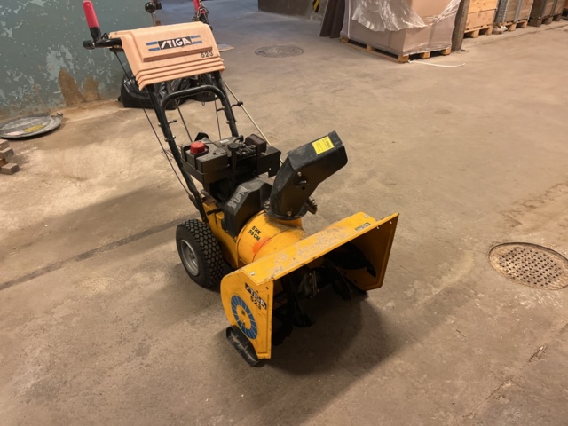 1051541-1 Stiga 523 snow blower