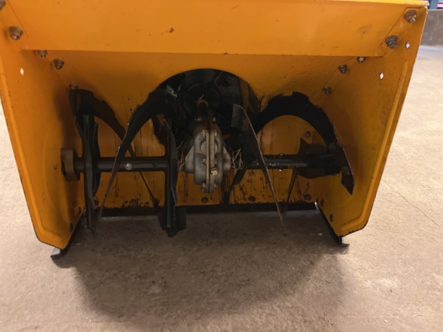 1051541-6 Stiga 523 snow blower