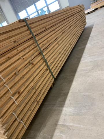 1096153-8 Fjällpanel 16x120/19x125 ca 1036 löpmeter