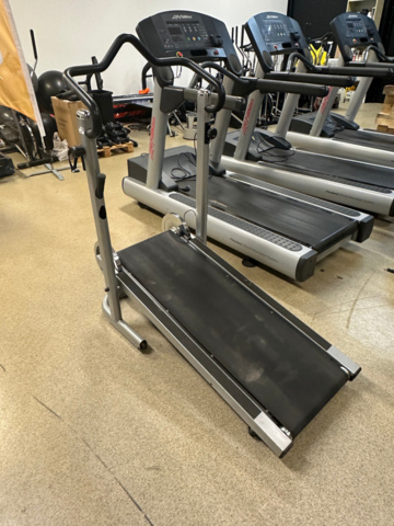1143888-4 Treadmill