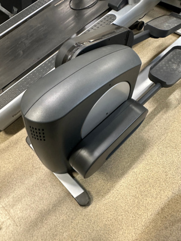 1143890-8 Crosstrainer Life Fitness