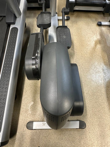 1143890-9 Crosstrainer Life Fitness