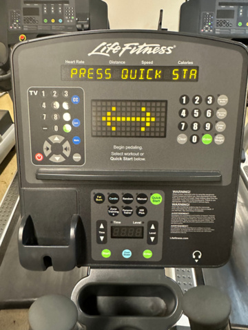 1143890-12 Crosstrainer Life Fitness