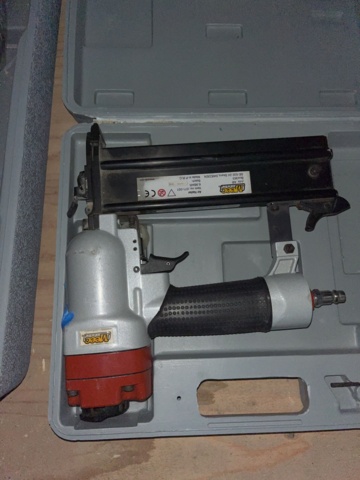 1051634-7 2 compressors, nail gun & diving gun