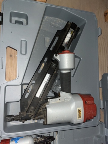 1051634-8 2 compressors, nail gun & diving gun